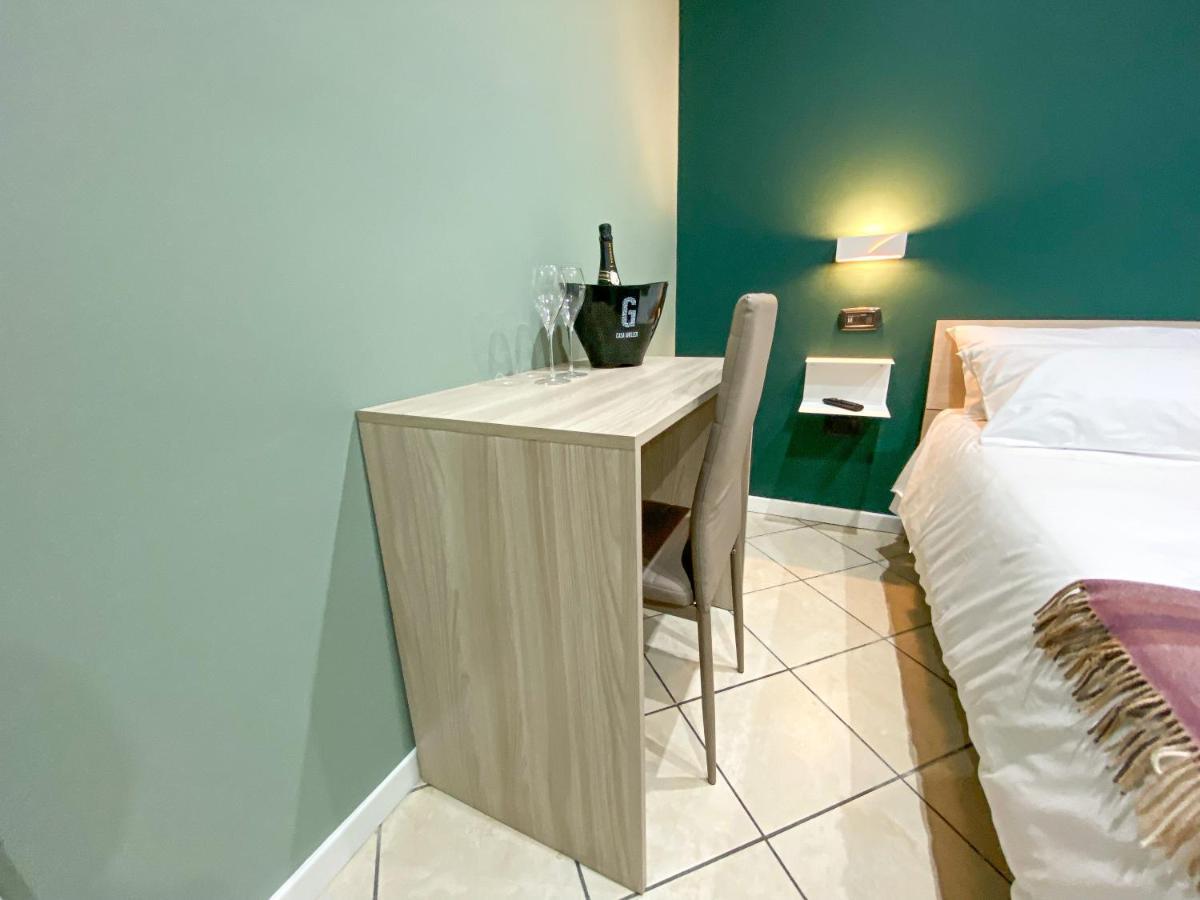 Domus Pisanelli Hotel Naples Luaran gambar