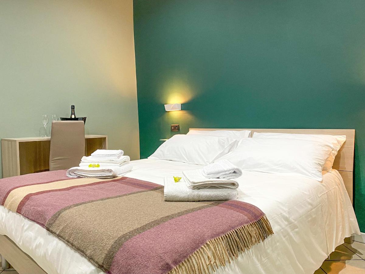 Domus Pisanelli Hotel Naples Luaran gambar