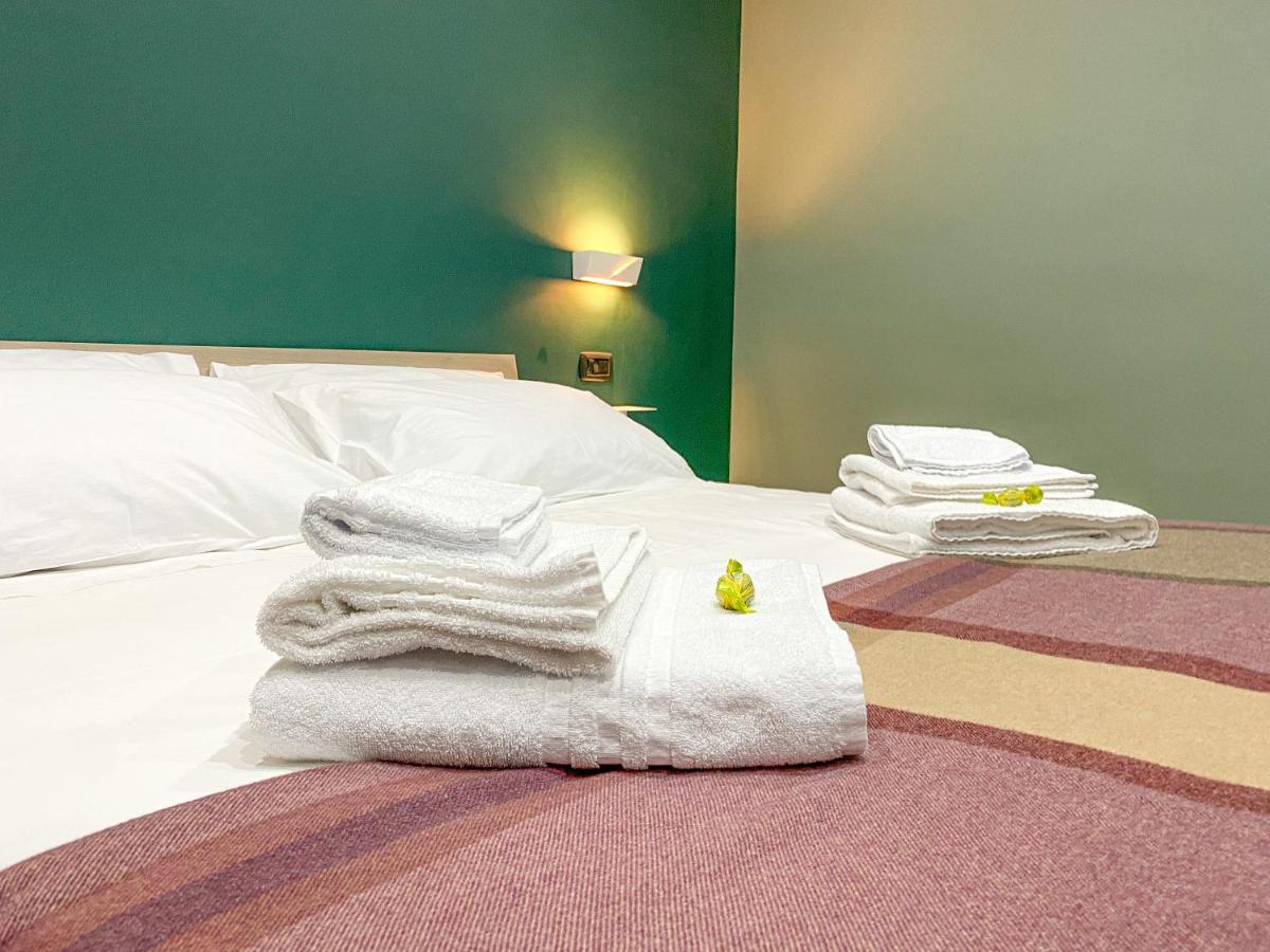 Domus Pisanelli Hotel Naples Luaran gambar