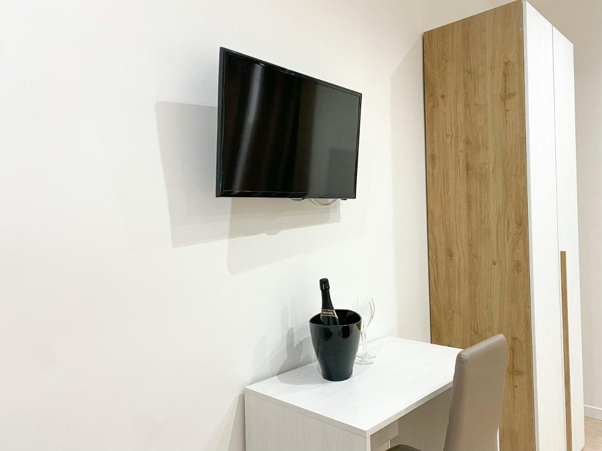 Domus Pisanelli Hotel Naples Luaran gambar