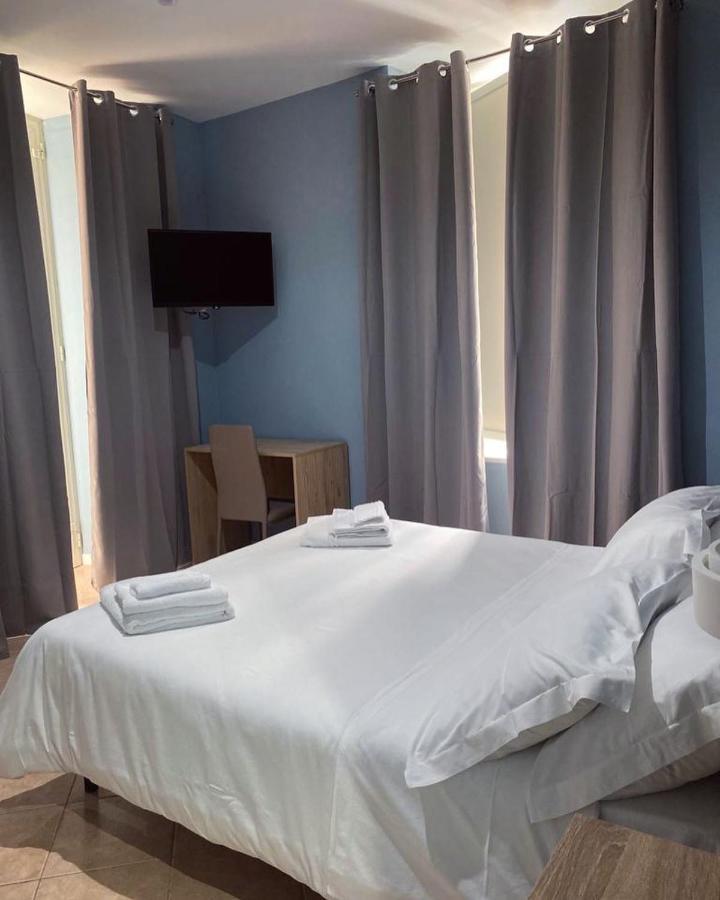 Domus Pisanelli Hotel Naples Luaran gambar