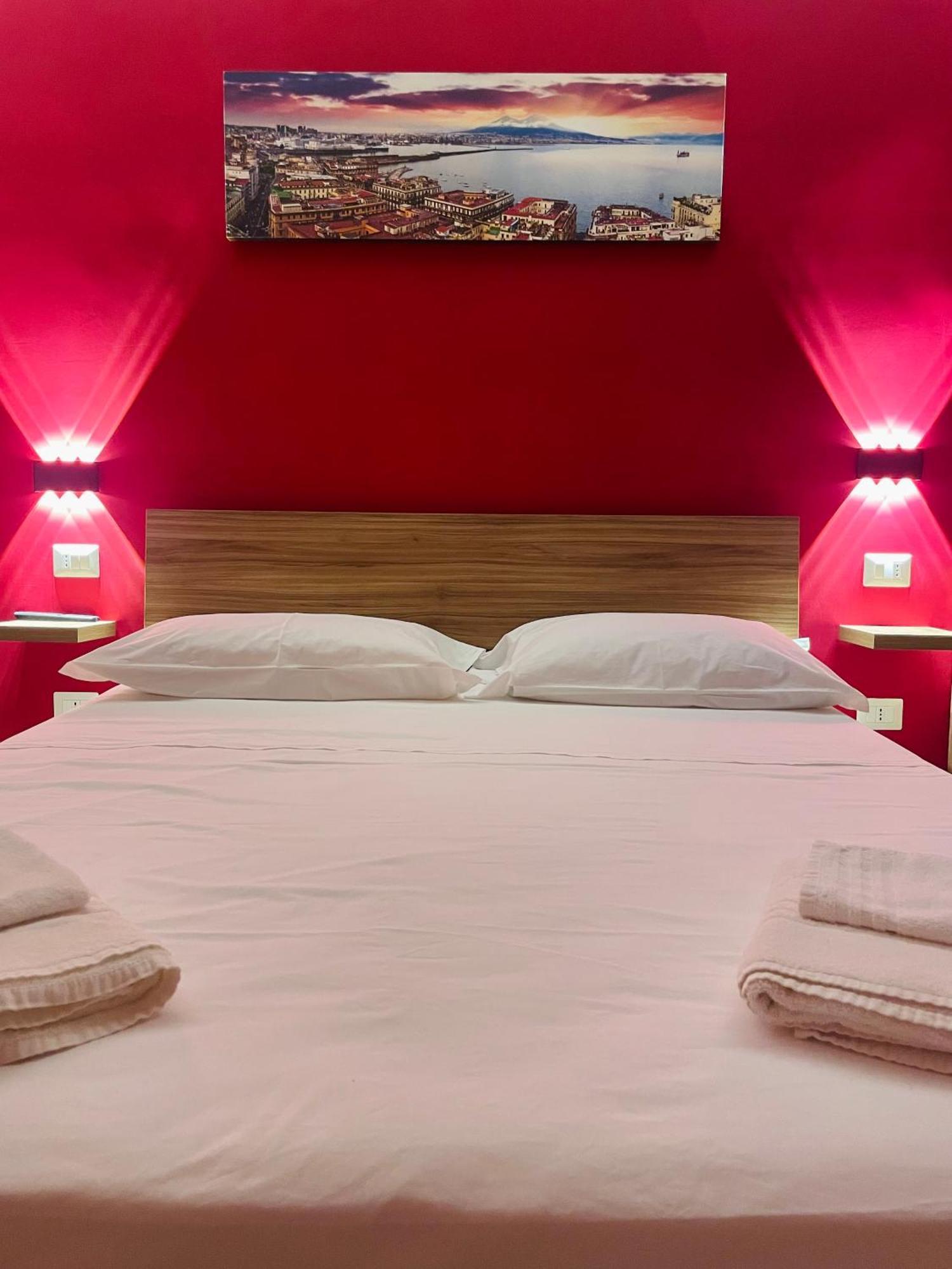 Domus Pisanelli Hotel Naples Luaran gambar