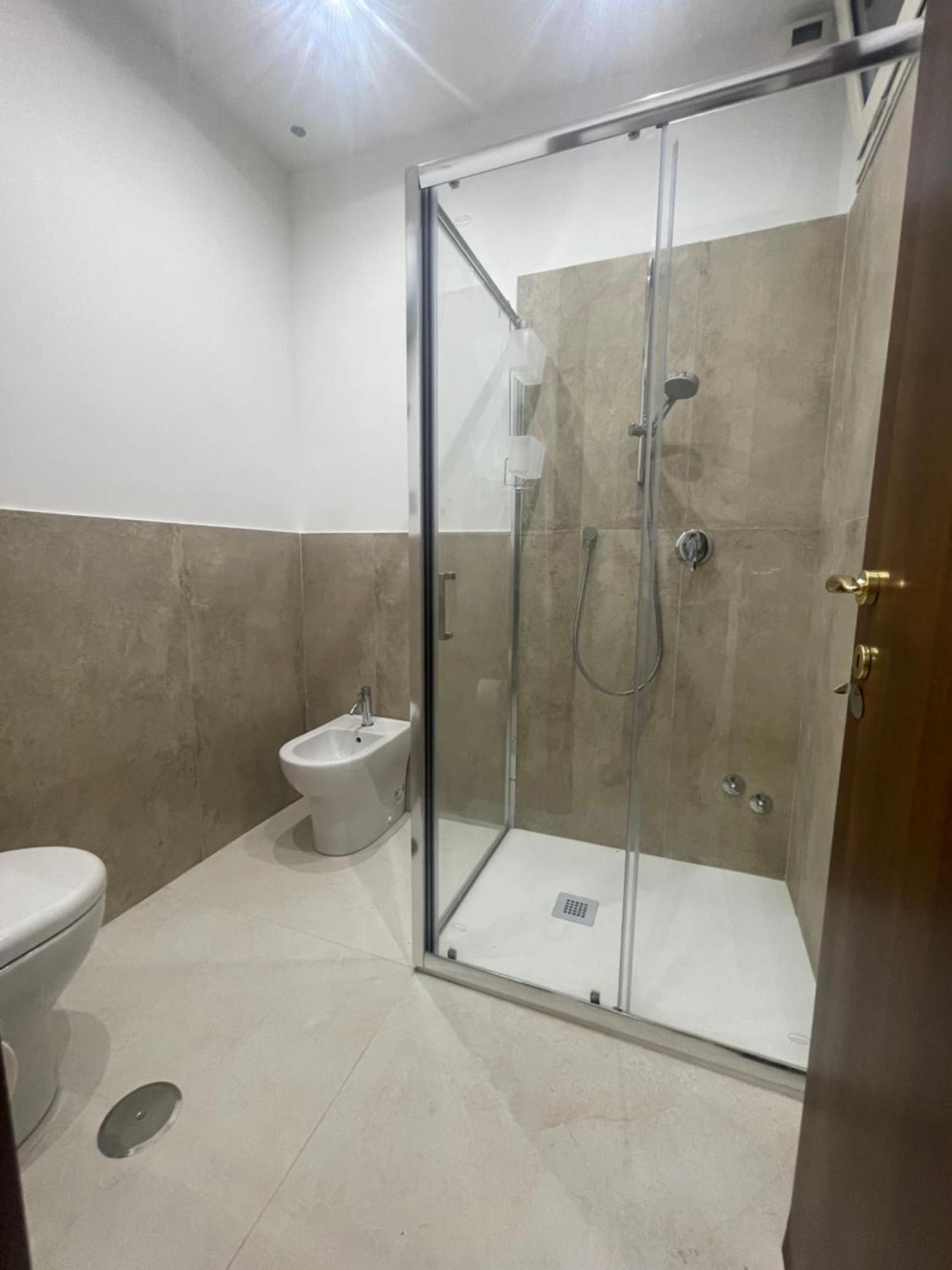 Domus Pisanelli Hotel Naples Luaran gambar