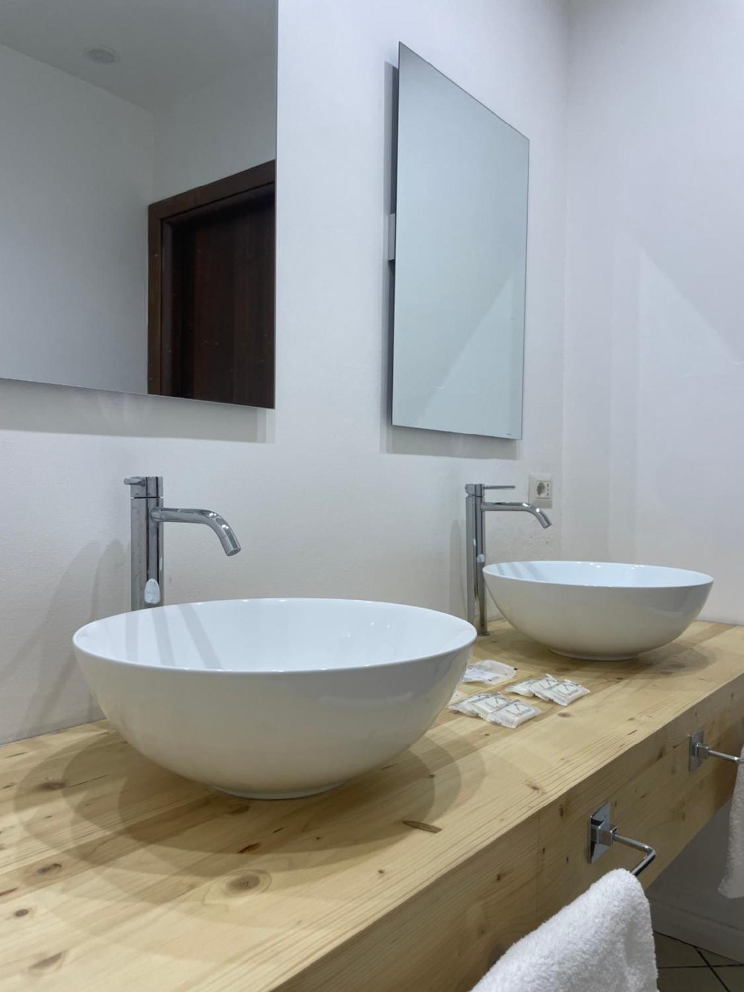 Domus Pisanelli Hotel Naples Luaran gambar