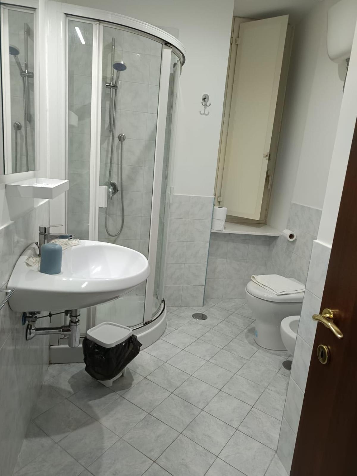 Domus Pisanelli Hotel Naples Luaran gambar