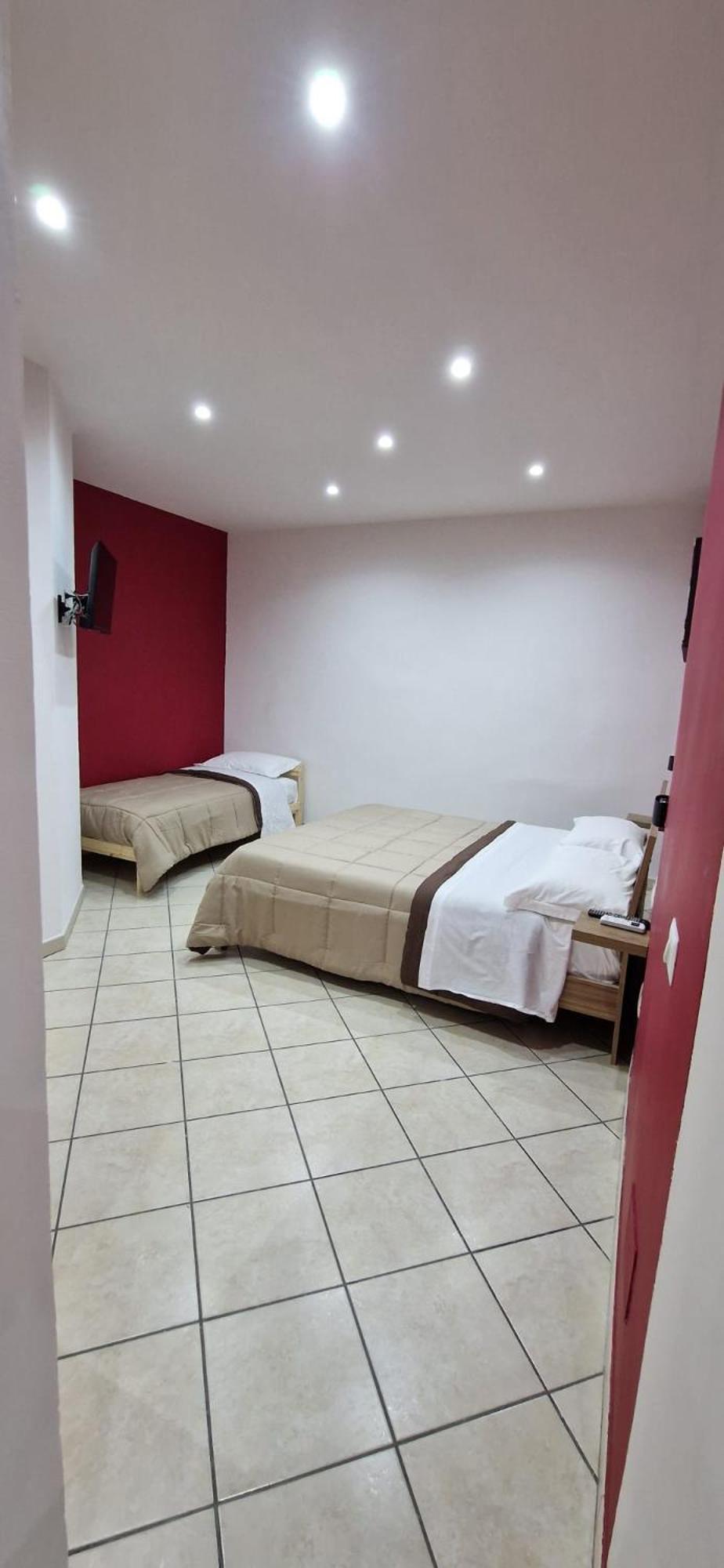 Domus Pisanelli Hotel Naples Luaran gambar